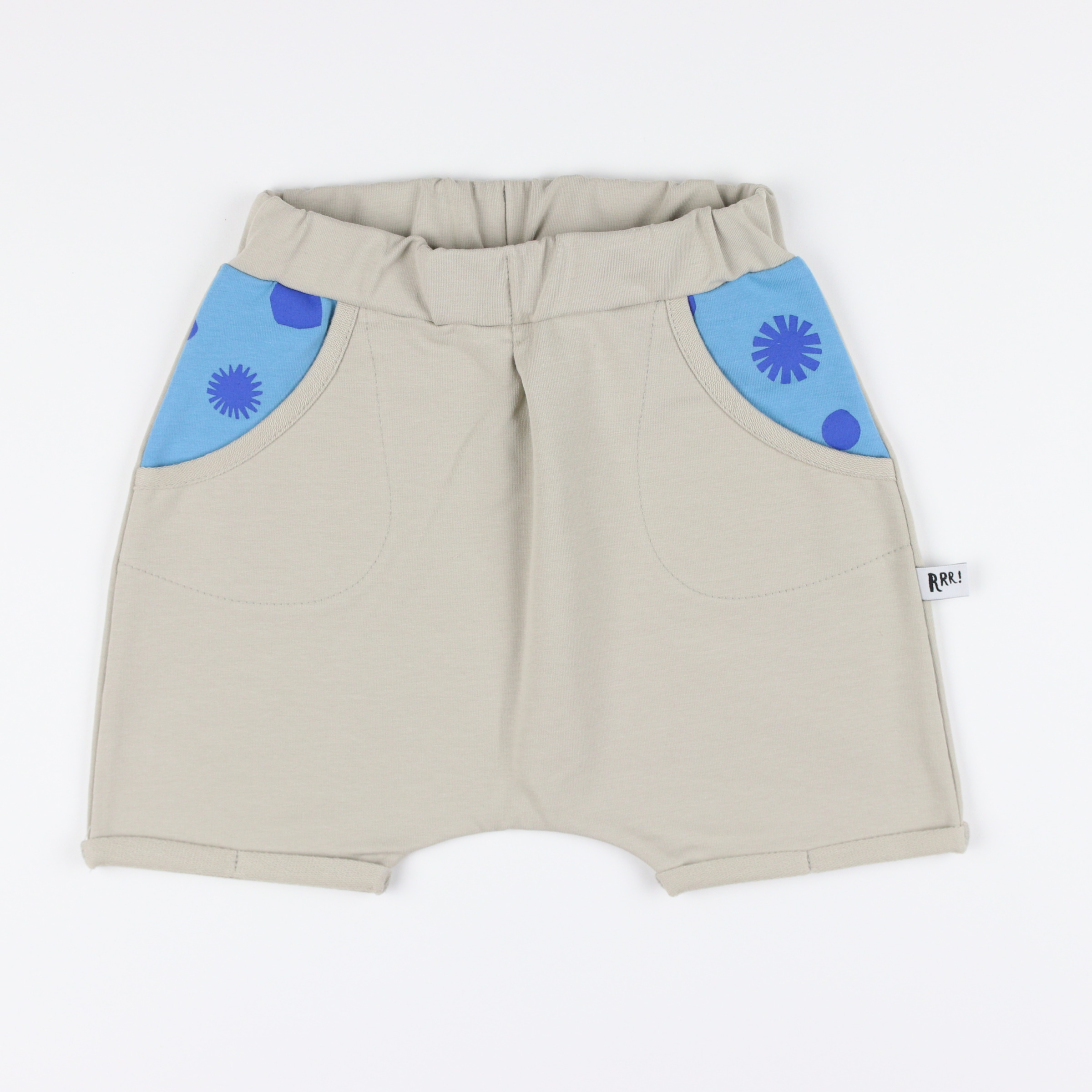 Spodenki beżowe z kieszonką w kropki