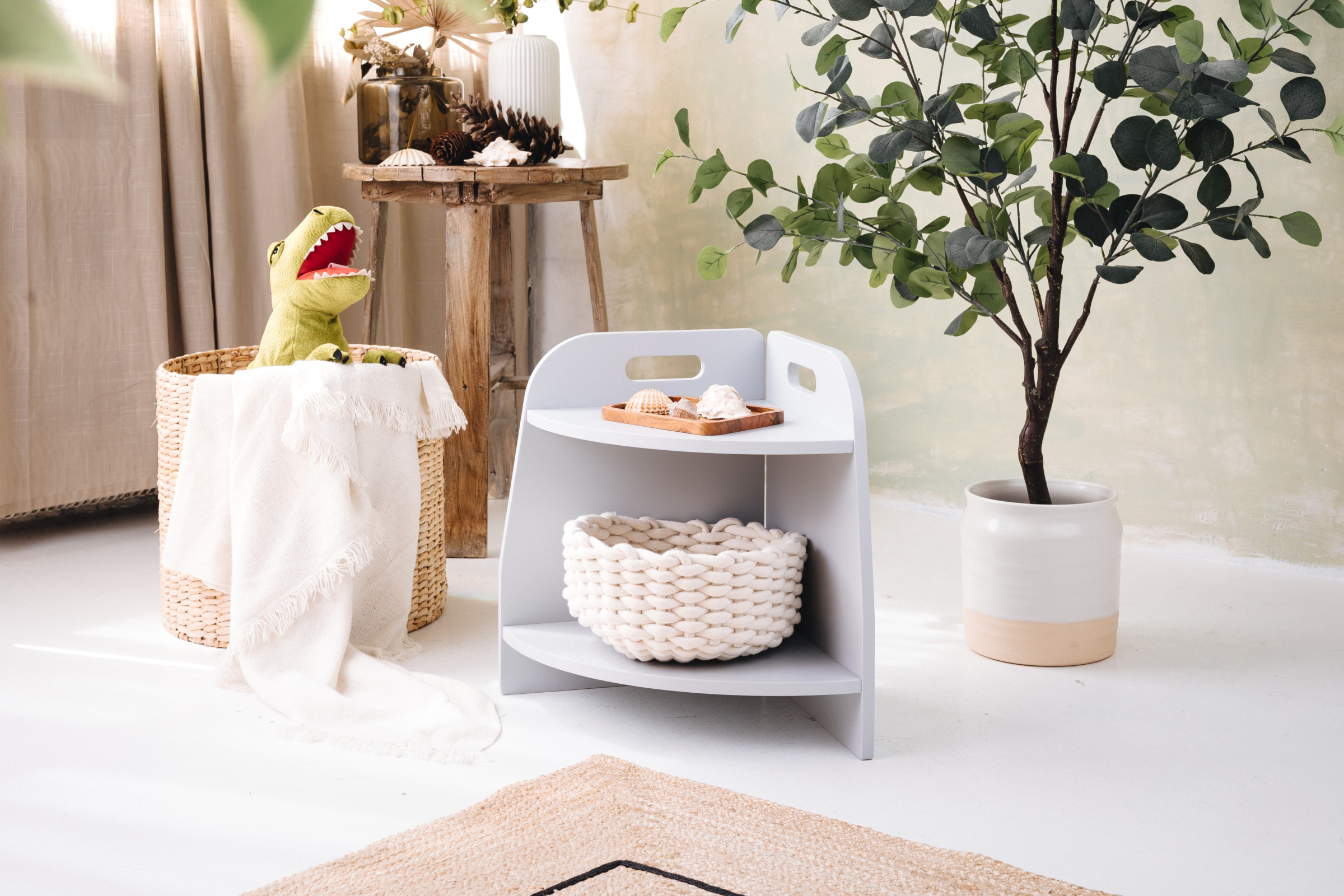 Niska końcowa półka na zabawki Montessori